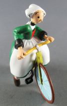 Bécassine - Figurine PVC Plastoy 2019 - Bécassine à Vélo