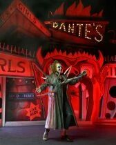 Beetlejuice - NECA - Dante\'s Inferno Diorama Playset & Spiked Coat Beetlejuice 