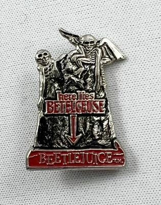 Beetlejuice - Pinnacle Designs Promotional Pin\'s (1988) - \ Here lies Betelgeuse\  (Gravestone)