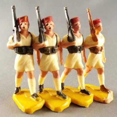 Beffoid - Arm�e Coloniale Fran�aise - 4 Spahis D�filant Fusil �paule