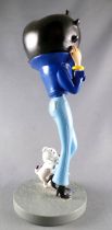 Betty Boop -  Avenue of the Stars 2002 - 7inch Resin Statue - Betty Boop with Pudgy Biting His Leash