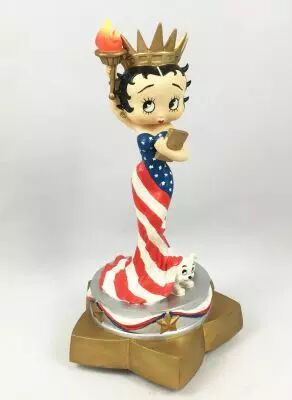Betty Boop - Statue/Boite � Musique 20cm - Betty Boop Liberty 