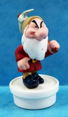 Blanche Neige & les 7 Nains - Figurine PVC Smarties (Nestl�) - Nain Grincheux