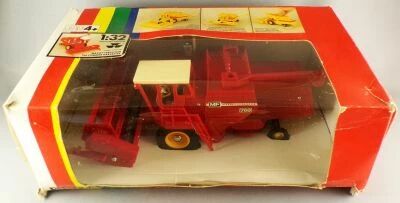 Britains - Agricole - Mat�riel Moissonneuse Batteuse Massey Fergusson 760 Neuve Boite (r�f 9570)