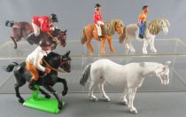 Britains - Equestre - Batiment Ecole Model Riding School Proche Neuf Boite (réf 4714)