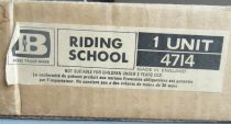 Britains - Equestre - Batiment Ecole Model Riding School Proche Neuf Boite (réf 4714)