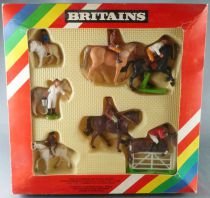 Britains - Riding - Riding Boxed Set 7 Mounted Figures Mint in Box (ref 7176)