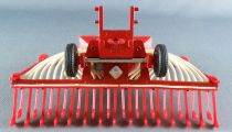 Britains - The Farm - Accord Seeds Drill with Folding Guides Boxed (ref 9544)