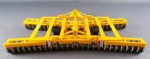 Britains - The Farm - Implement Folding Disc Harrow Boxed (ref 9555)