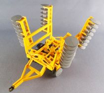 Britains - The Farm - Implement Folding Disc Harrow Boxed (ref 9555)