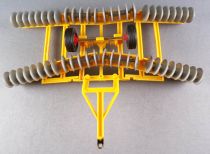 Britains - The Farm - Implement Folding Disc Harrow Boxed (ref 9555)