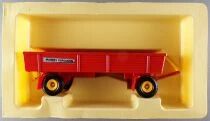 Britains 9567 - Agricole - Mat&eacute;riel Remorque 4 Roues Massey Fergusson Neuve en Boite