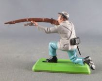 Britains Deetail - Confederate - Footed Firing Rifle with Strap Kneeling