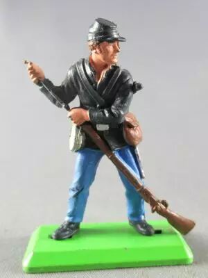 Britains Deetail - Federate - Footed loading rifle Brown bag