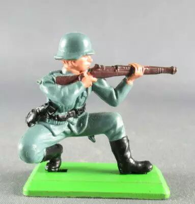 Britains Deetail - WW2 - Allemand - 2�me s�rie Tireur fusil � genoux