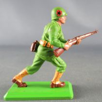 Britains Deetail - WW2 - American - Advancing both hands on rifle Mint Condition