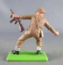 Britains Deetail - WW2 - British - With Grenade and rifle