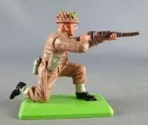Britains Deetail - WW2 - English - Kneeling Firing Rifle