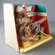 Britains Deetail - WW2 - English 8 th Army - Vickers Machine Gun & Crew Mint in Box (Ref 7339)