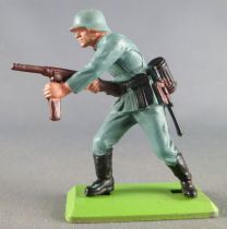 Britains Deetail - WW2 - German - 1st series advancing both hands on machine gun