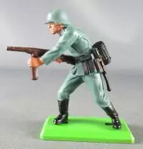 Britains Deetail - WW2 - German - 1st series advancing both hands on MG Mint Condition