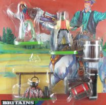 Britains Deetail (China) Cowboy Blister 2 Piétons + Feu Camp Caisses Tonneau