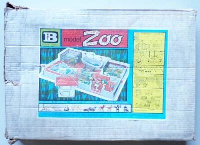 Britains Deetail 4712 - Zoo - Model Zoo Playset Boxed