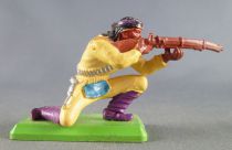 Britains Deetail Apache Footed Kneeling Firing Rifle