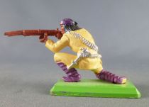 Britains Deetail Apache Footed Kneeling Firing Rifle