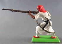 Britains Deetail Arabs Desert Footed Fighter firing rifle standing