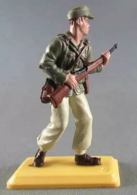Britains Deetail Dsg Argentine - WW2 - Allemand - Afrika Corps - Avan�ant avec fusil