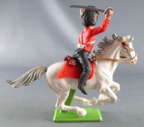 Britains Deetail Waterloo British Mounted Red Dragon charging looking on left