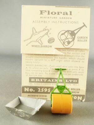 Britains Floral Jardin Miniature Rouleau de Jardin et Brouette R�f 2595 Incomplet