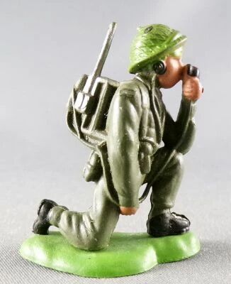 Britains Herald - Infanterie Kaki - Radio � Genoux 1