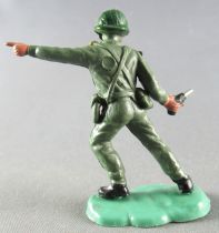 Britains Herald - Khaki Infantry - Officer with gun 2