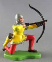Britains Herald - Middle-Ages - Footed Kneeling Bowman (Yellow)