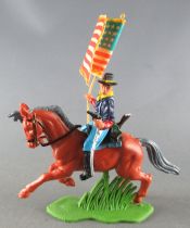 Britains Herald Dsg Argentine - Cavalerie US - Cavalier Porte Drapeau Cheval Galop Marron