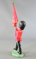 Britains Herald Regimental Soldier Guard Marching Flag Holder