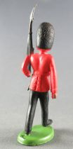 Britains Herald Regimental Soldier Guard marching rifle on left shoulder 1