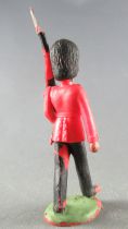 Britains Herald Regimental Soldier Guard marching rifle on left shoulder 4