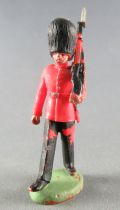 Britains Herald Regimental Soldier Guard marching rifle on left shoulder 5