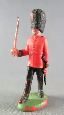 Britains Herald Soldat de R�giment Garde Anglais d�filant sabre 2