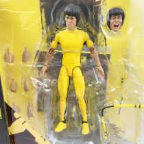 Bruce Lee - \ Enter the Dragon\  Yellow Jumpsuit - Diamond Select  figure