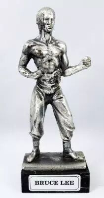 Bruce Lee - Statue en m�tal inject� 16cm - Daviland France 1978