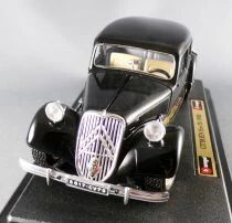Burago 1501 Citro&euml;n 15CV TA 1938 Noire 1/24 Neuve Boite