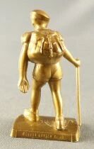 Caf&eacute; Martin Life in the Nature n&deg; 10 Scout Walking with Stick