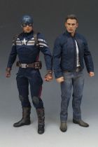 Captain America The Winter Soldier - Cap & Steve Rogers (Chris Evans) - Figurines 30cm Hot Toys Sideshow MMS 243