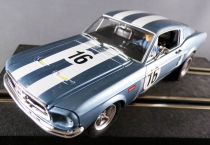 Carrera Digital 30758 - Ford Mustang GT N°16 sans Moteur ni Guide ni Décodeur sans Boite Slot Car 1/32