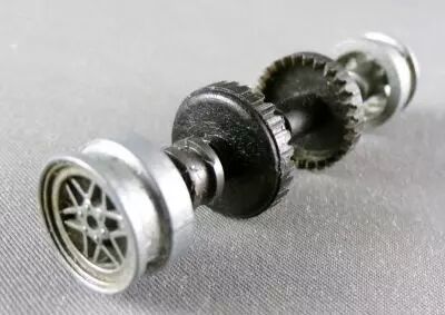 Carrera Servo 89301 - Rear Axles with Wheels Plastic Sprockets no Box 1:32