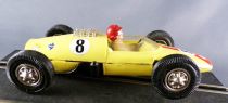 Carrera Universal 403 - Lotus Climax Cooper T66 F1 Jaune Pale Bande Rouge N°8 sans Boite 1/32